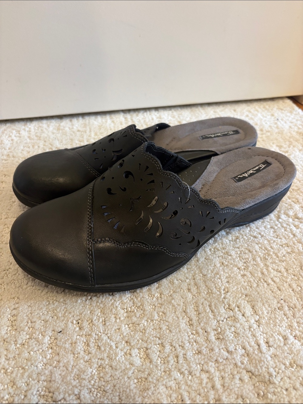 Thom McAn Woodrow Casual Clog Sandals